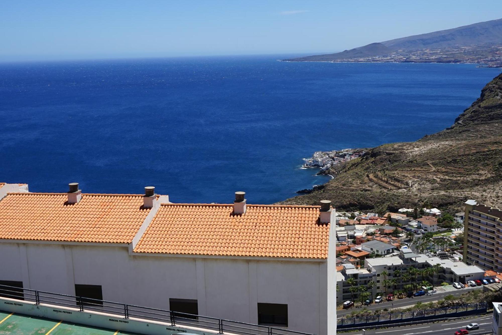 Infinite Ocean View + Terrace + Parking